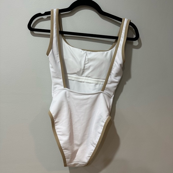 💕4 for $12 Sale!💕 LainSnow White Swimsuit - Picture 2 of 4